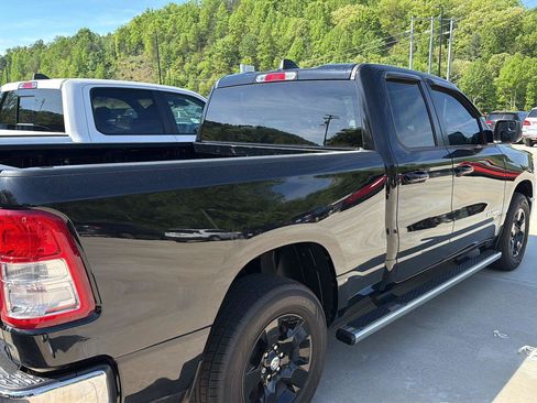 Used 2022 RAM 1500 Big Horn AWD/4WD image 3