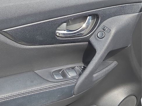 Used 2014 Nissan Rogue SL image 15