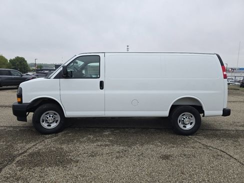 New 2026 Chevrolet Express 2500 w/ Driver Convenience Package RWD image 10
