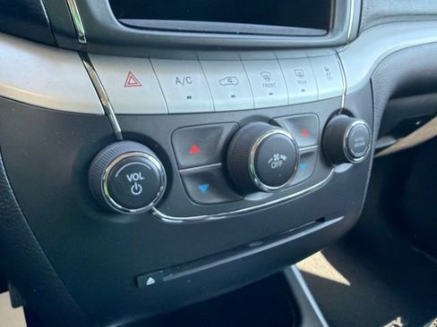 Used 2013 Dodge Journey SXT w/ Flexible Seating Group FWD image 26
