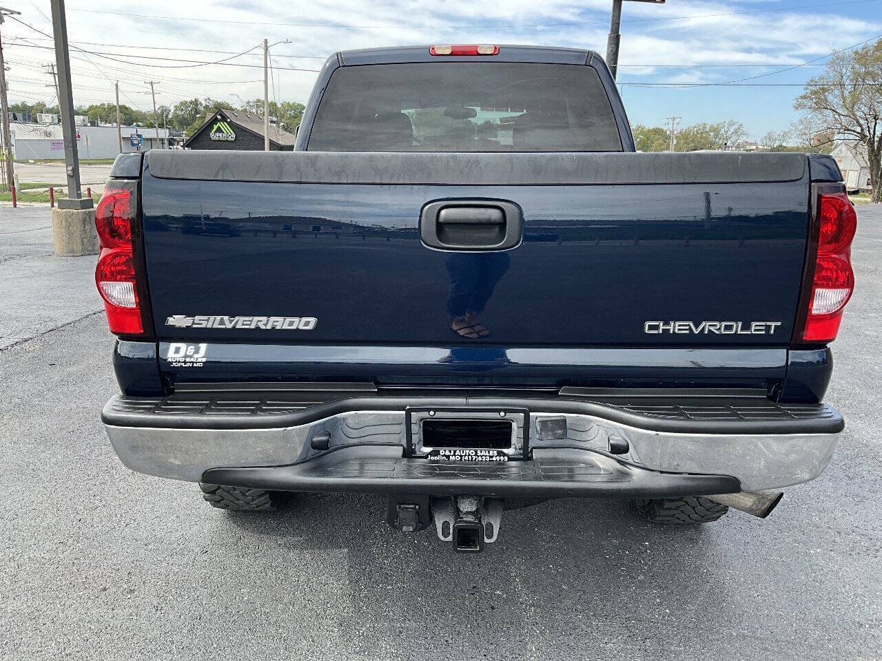 Used 2005 Chevrolet Silverado 2500 LS w/ Heavy-Duty Power Package AWD/4WD image 4