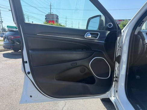 Used 2019 Jeep Grand Cherokee Summit w/ Platinum Series Group AWD/4WD image 10