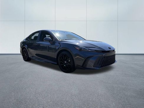 Used 2026 Toyota Camry SE w/ Convenience Package FWD image 4