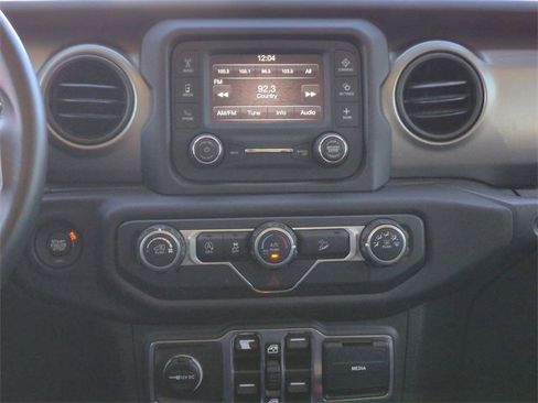 Used 2018 Jeep Wrangler Unlimited Sport S image 18