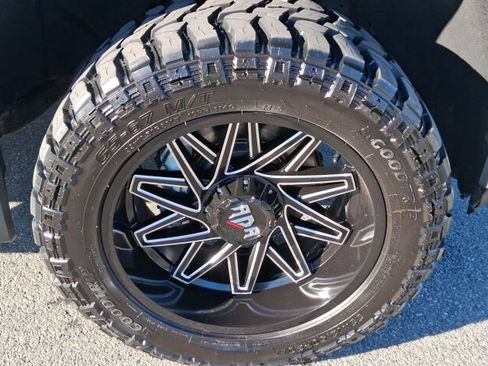 Used 2019 GMC Sierra 1500 SLE w/ Remote Start Package image 10