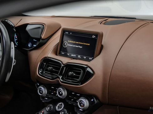 Used 2020 Aston Martin V8 Vantage Coupe RWD image 55