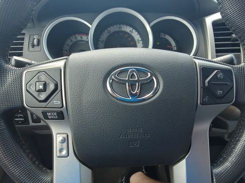 Used 2014 Toyota Tacoma 4x4 Access Cab V6 w/ TRD Off-Road Package image 12