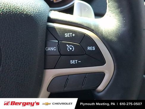Used 2017 Jeep Grand Cherokee Limited w/ Luxury Group II AWD/4WD image 27