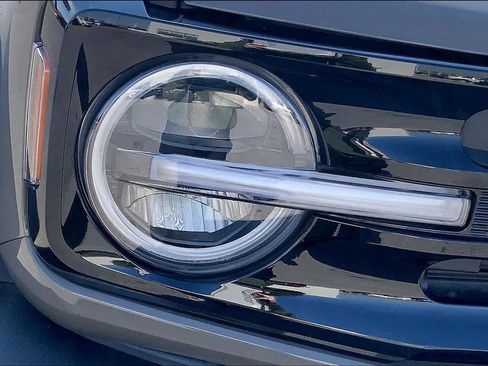 Certified 2025 Ford Bronco Outer Banks w/ Sasquatch Package image 28