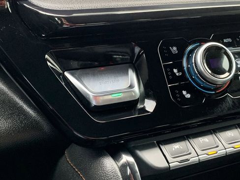 Used 2024 GMC Sierra 1500 AT4 w/ Technology Package image 24