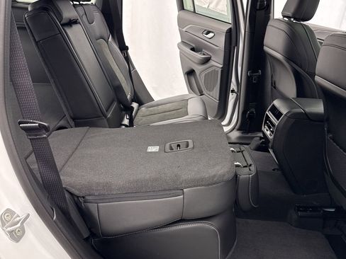 New 2025 Jeep Grand Cherokee Altitude AWD/4WD image 37