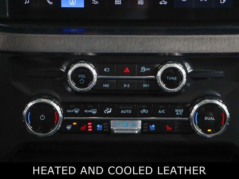 Used 2025 Ford F450 Platinum w/ FX4 Off-Road Package image 22