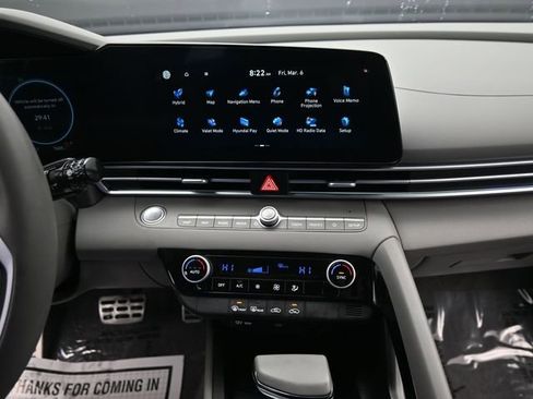 Used 2025 Hyundai Elantra SEL image 15