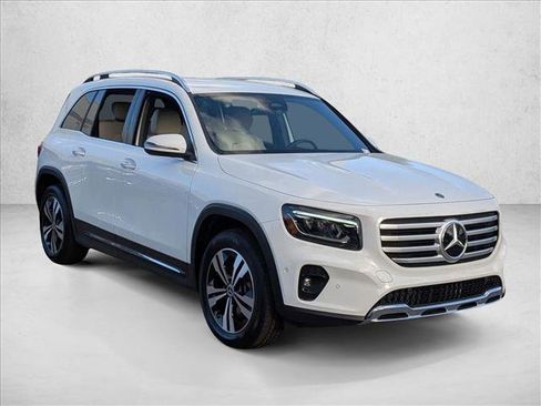 Certified 2025 Mercedes-Benz GLB 250 image 3