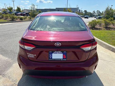 Used 2022 Toyota Corolla LE FWD image 18