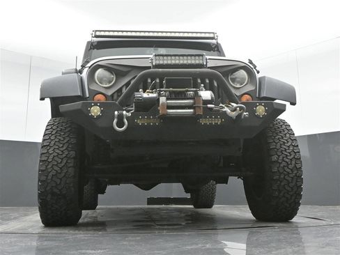 Used 2013 Jeep Wrangler Unlimited Rubicon w/ Max Tow Pkg image 28