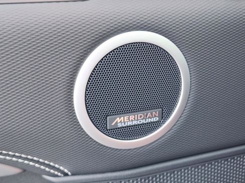 New 2025 Land Rover Discovery Dynamic SE image 19