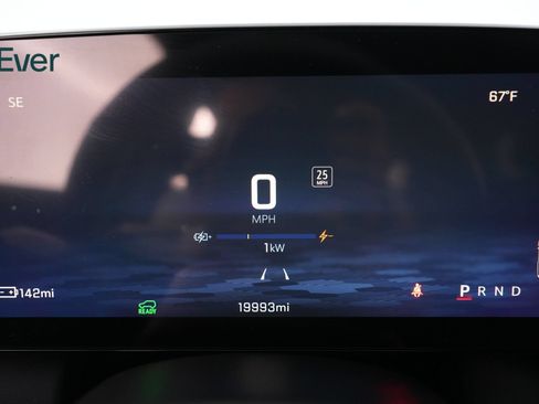 Used 2024 Chevrolet Equinox EV LT FWD image 7