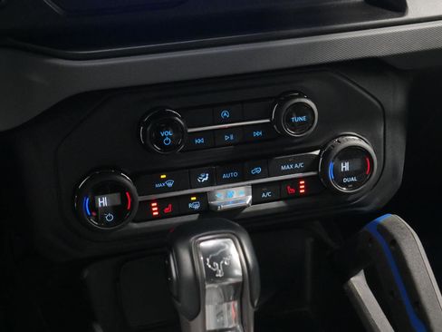 Certified 2023 Ford Bronco Black Diamond w/ Sasquatch Package image 23