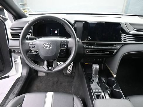 Used 2026 Toyota Camry SE FWD image 22