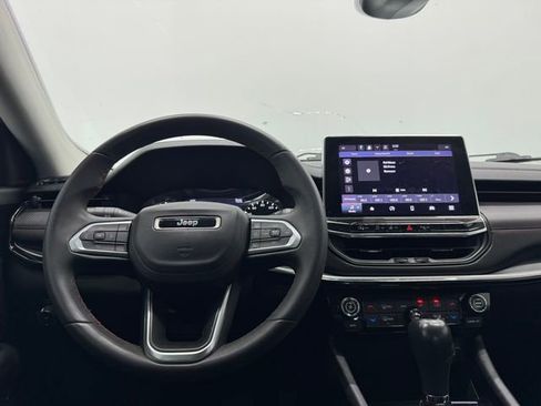 Used 2022 Jeep Compass Trailhawk AWD/4WD image 3