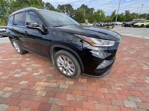 Used 2022 Toyota Highlander Limited image 24