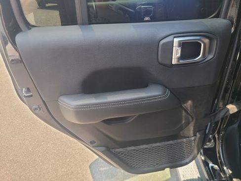 Used 2021 Jeep Wrangler Unlimited Sahara w/ Cold Weather Group AWD/4WD image 17