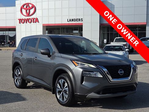Used 2023 Nissan Rogue SV image 1