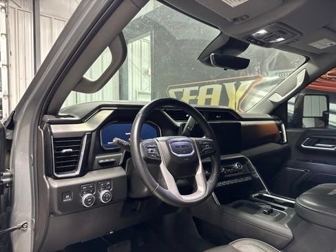 Used 2025 GMC Sierra 2500 Denali w/ Denali Reserve Package AWD/4WD image 5