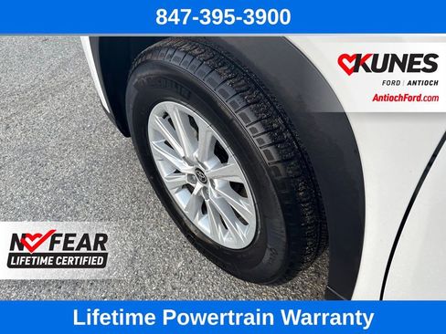 Used 2024 Toyota Grand Highlander XLE image 9