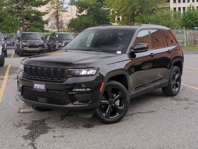Used 2024 Jeep Grand Cherokee Limited w/ Black Appearance Package