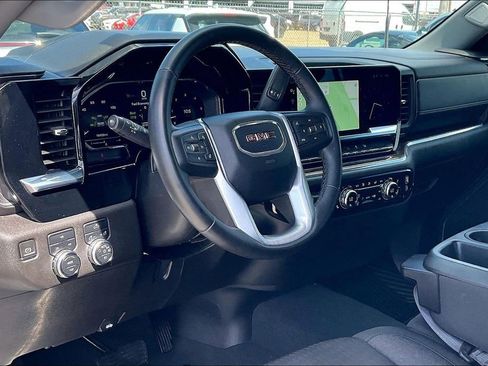 Used 2024 GMC Sierra 2500 SLE w/ SLE Value Package; AWD/4WD image 14