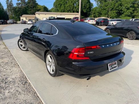 Used 2018 Volvo S90 T5 Momentum w/ Convenience Package AWD/4WD image 4