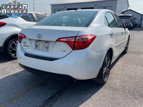 Used 2017 Toyota Corolla LE w/ LE Premium Package w/Moonroof FWD image 5