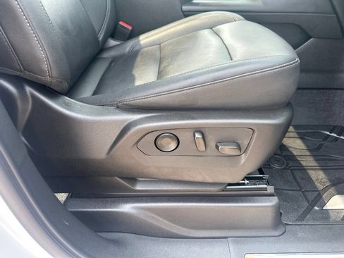 Used 2024 Chevrolet Tahoe Z71 w/ Luxury Package AWD/4WD image 32