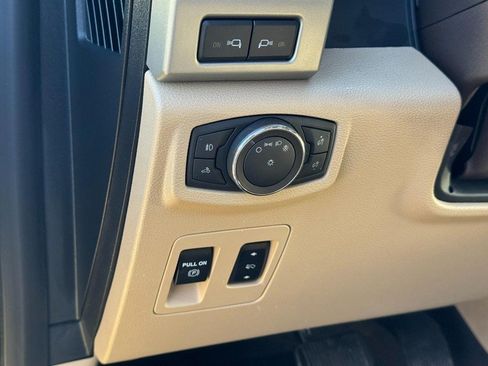 Used 2019 Ford F150 Lariat image 17