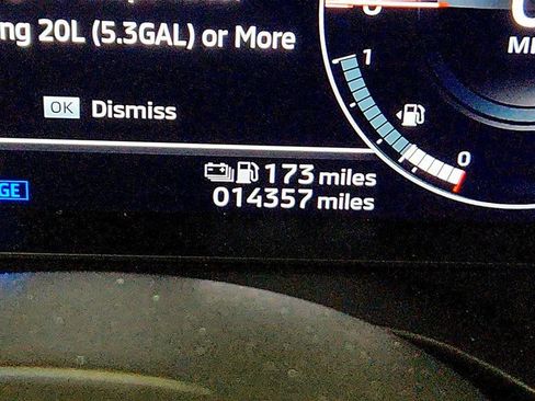 Used 2023 Mitsubishi Outlander SEL AWD/4WD image 16
