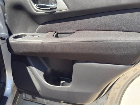 Used 2017 Nissan Pathfinder S AWD/4WD image 46