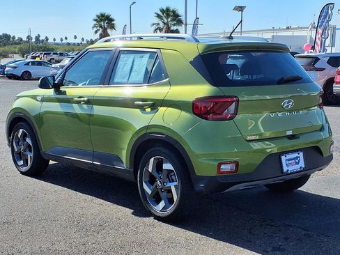Used 2024 Hyundai Venue SEL image 5