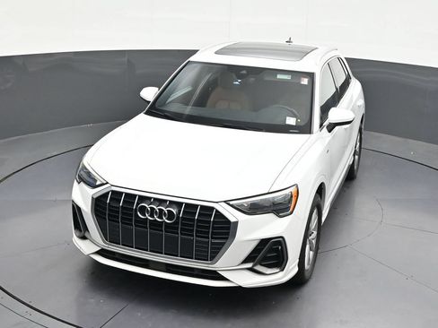 Used 2021 Audi Q3 2.0T Premium w/ Convenience Package AWD/4WD image 22