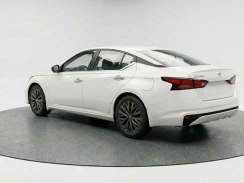 Used 2025 Nissan Altima 2.5 SV image 6