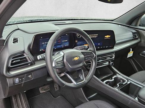 New 2026 Chevrolet Traverse LT image 3