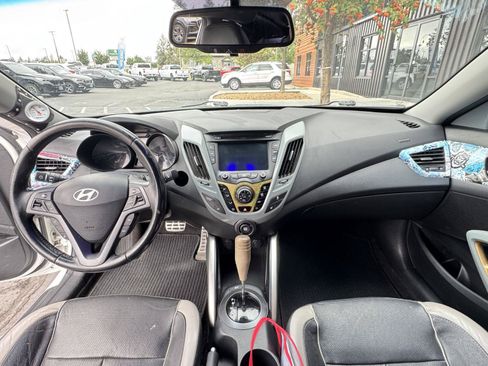 Used 2013 Hyundai Veloster Turbo FWD image 14