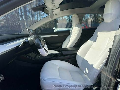Used 2022 Tesla Model 3 Performance image 9
