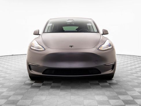 Used 2023 Tesla Model Y Long Range image 9