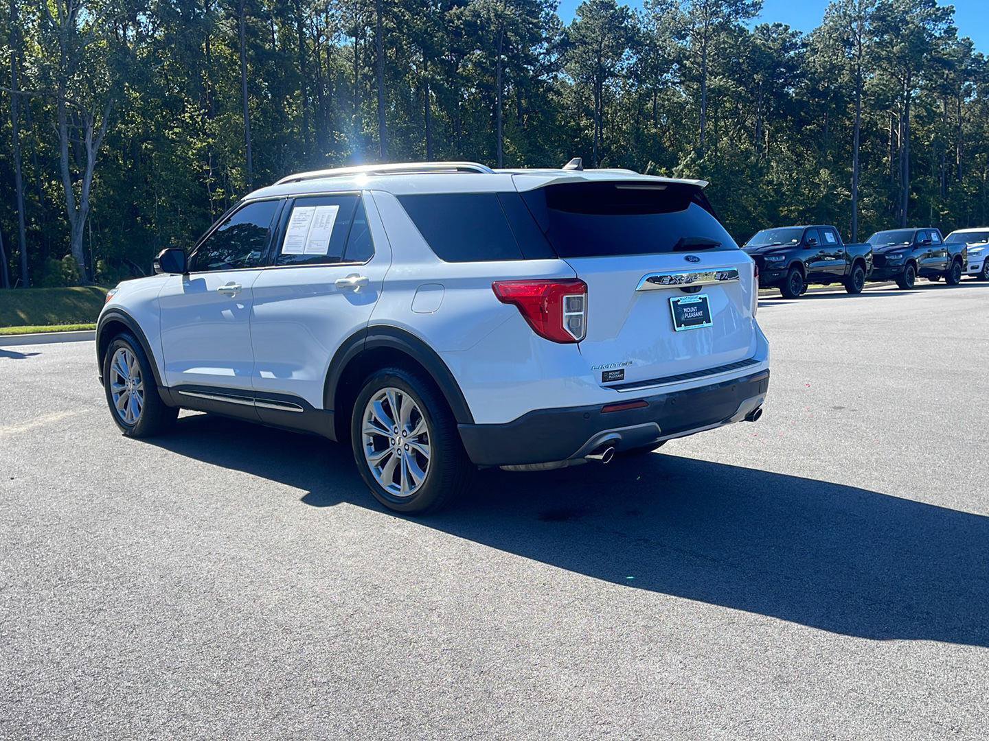 Used 2023 Ford Explorer Limited w/ Equipment Group 301A RWD image 5