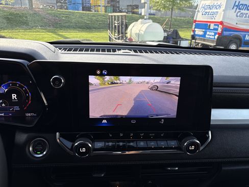 Used 2025 Chevrolet Colorado LT w/ Advanced Trailering Package image 28