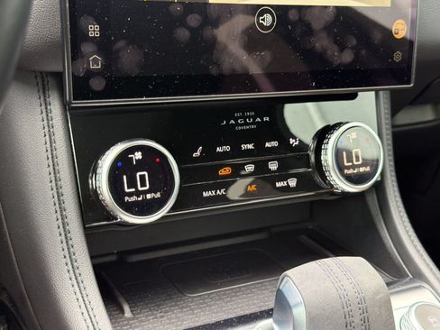 Used 2022 Jaguar F-PACE S AWD/4WD image 16