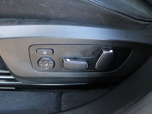 Used 2025 BMW X3 xDrive30i w/ Premium Package image 31