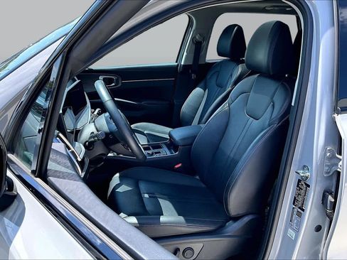 Certified 2024 Kia Sorento X-Line EX AWD/4WD image 8